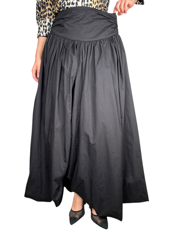 Falda Cranberry x Basement