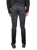 Pantalón Slim Fit