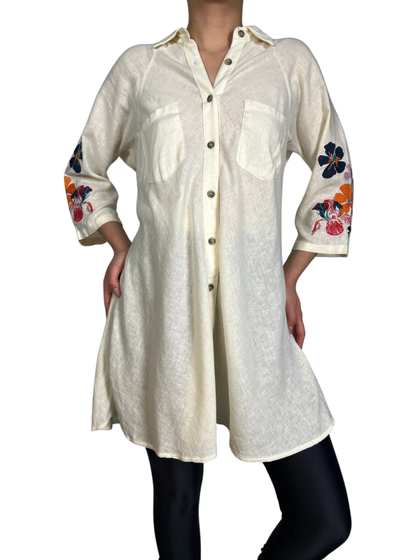 Blusa Larga Bordada