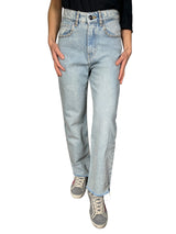 Jeans Apliques Metálicos Flores
