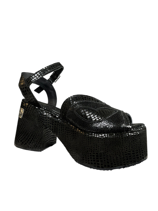 Terraplen Black Print