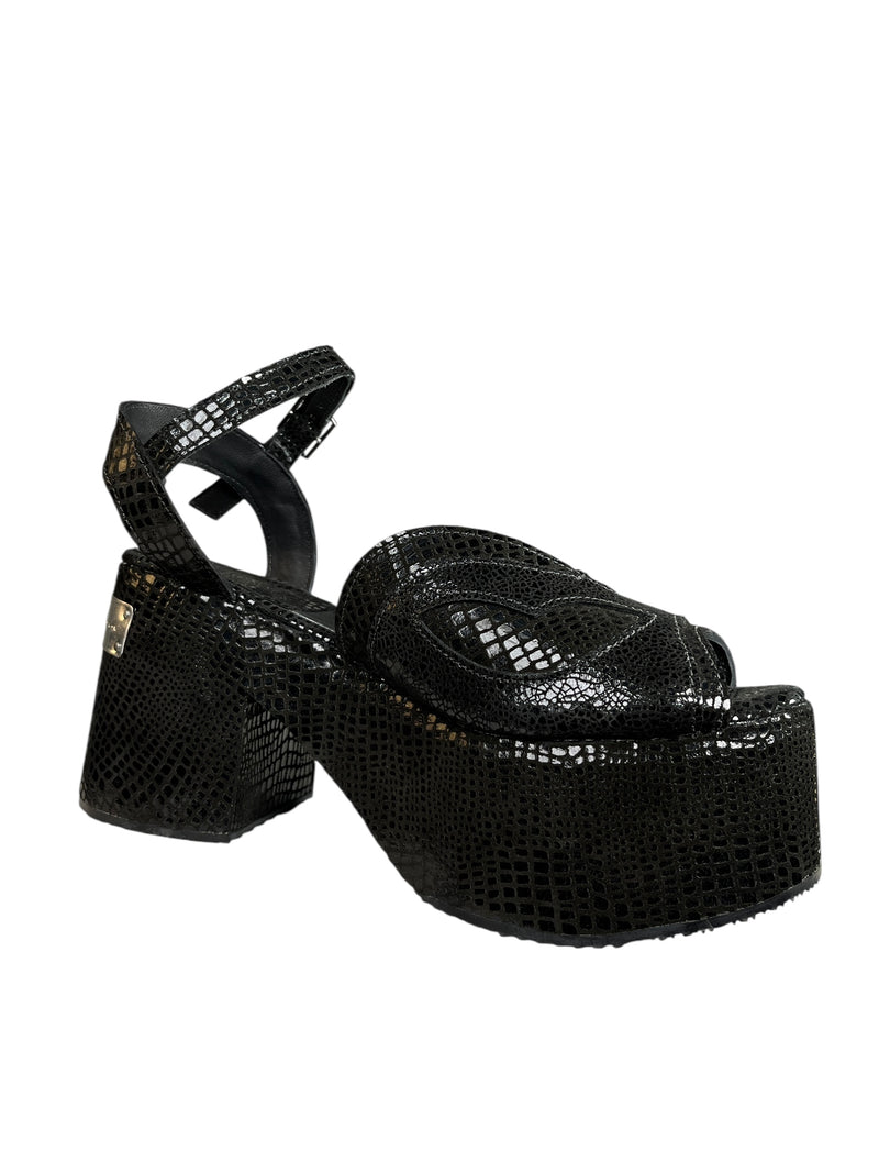 Terraplen Black Print