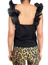 Blusa negra con vuelos