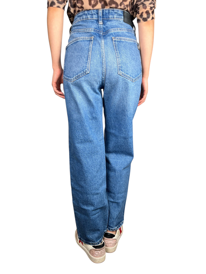 Jeans Mom