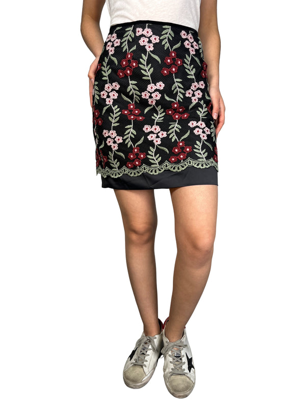 Falda Bordada