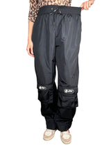 Pantalón Cargo Nylon