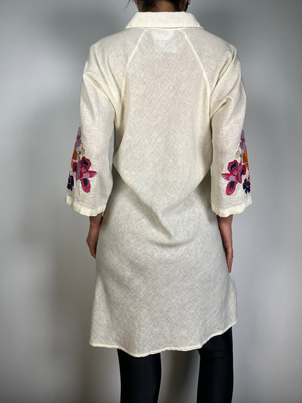 Blusa Larga Bordada