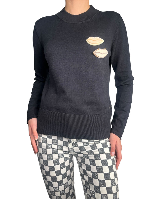 Sweater Kisses