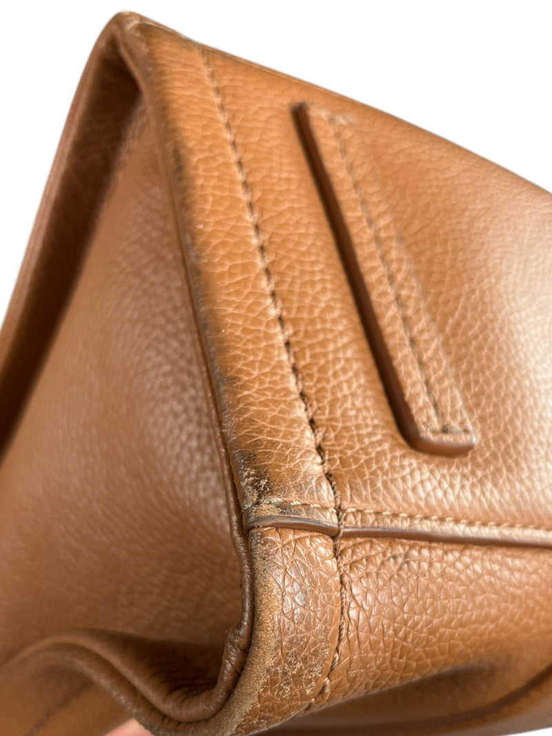 Tote The Large