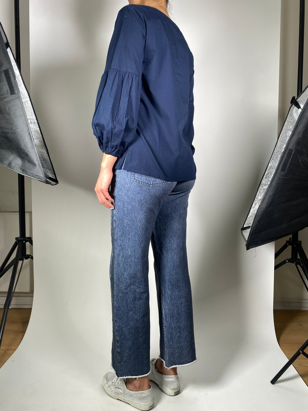Blusa Azul Bordada