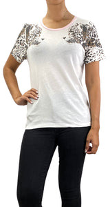 Polera Blanca Leopardos