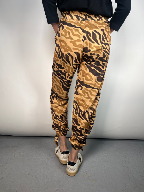 Pantalón Gina Leopard Camel