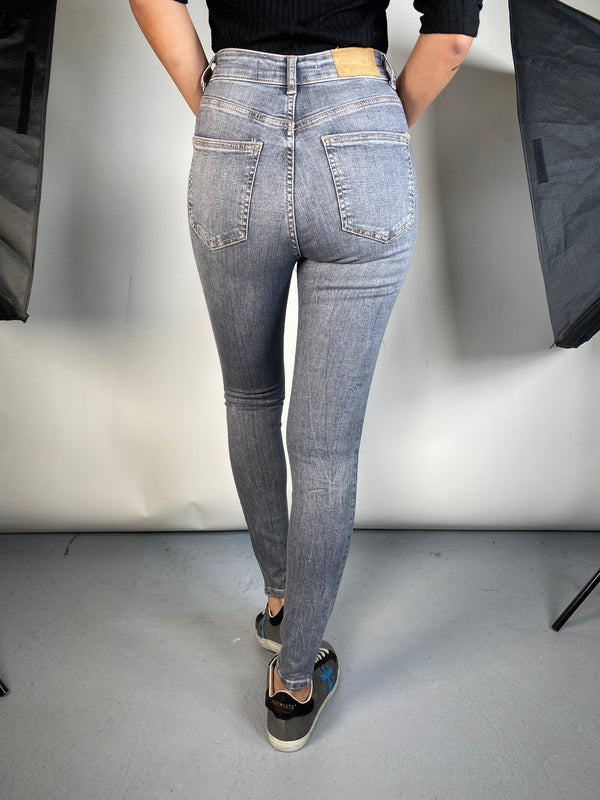 Jeans Gris Deslavado