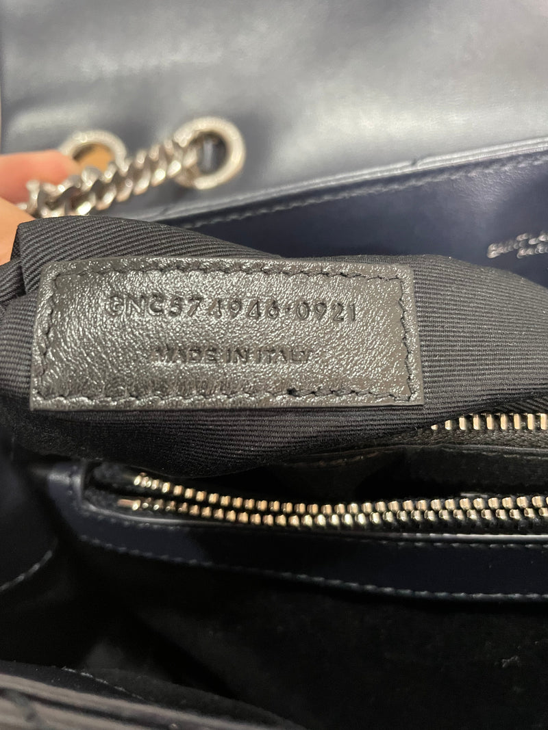 Cartera Azul Marino