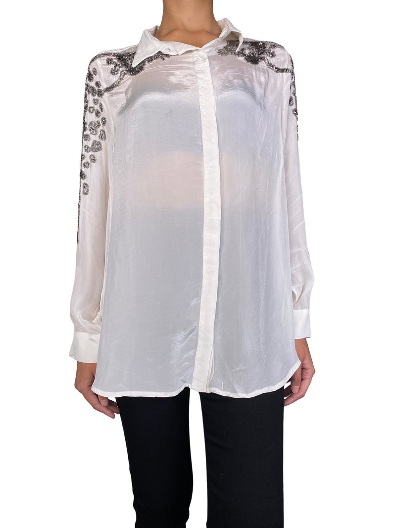 Blusa Traslucida con Aplicaciones