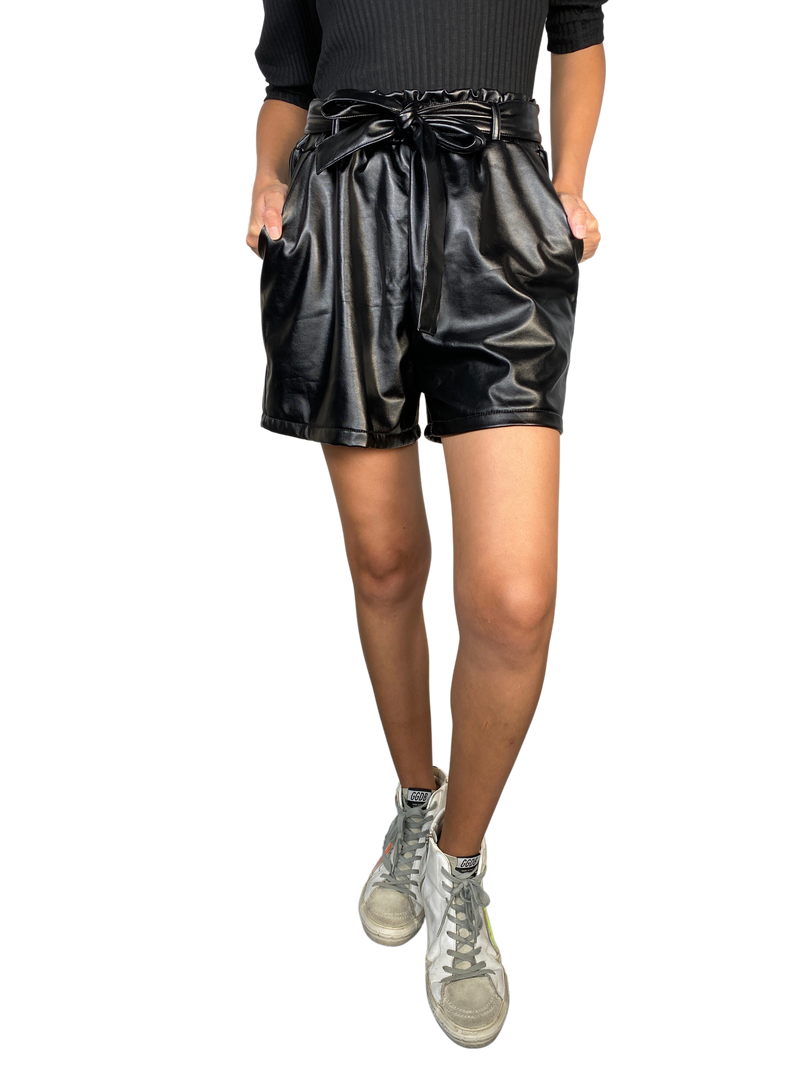 Short Cuero Vegano