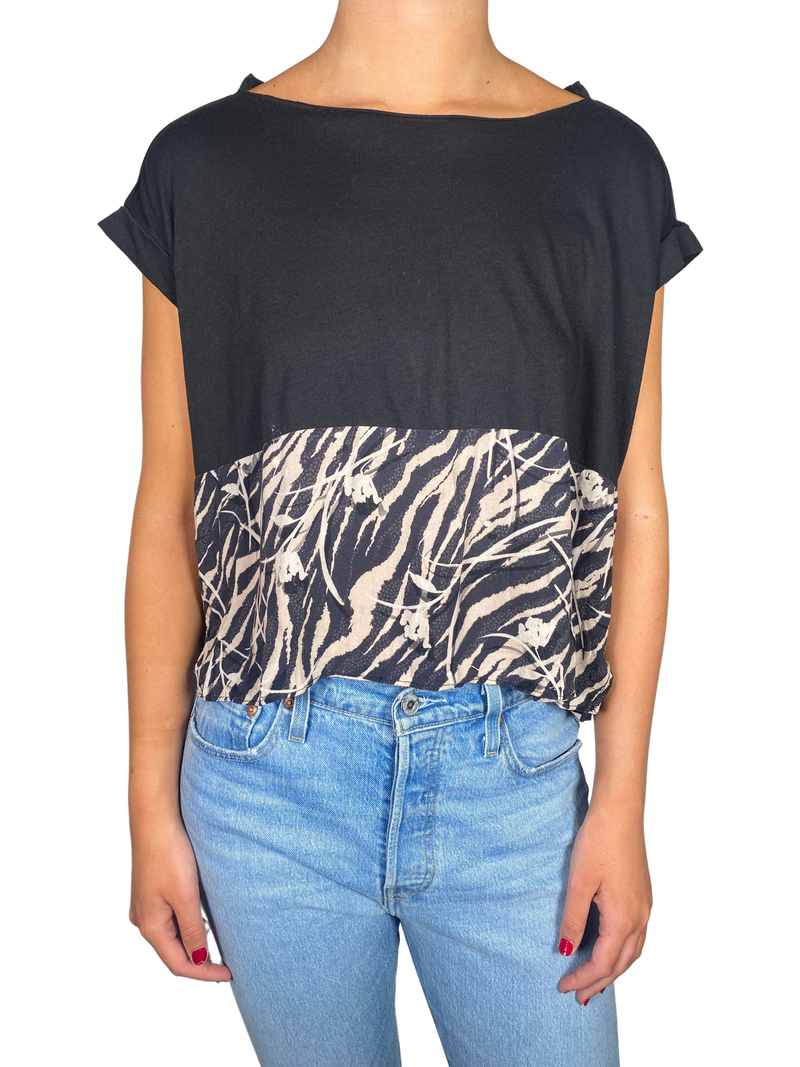 Polera Negra Animal Print