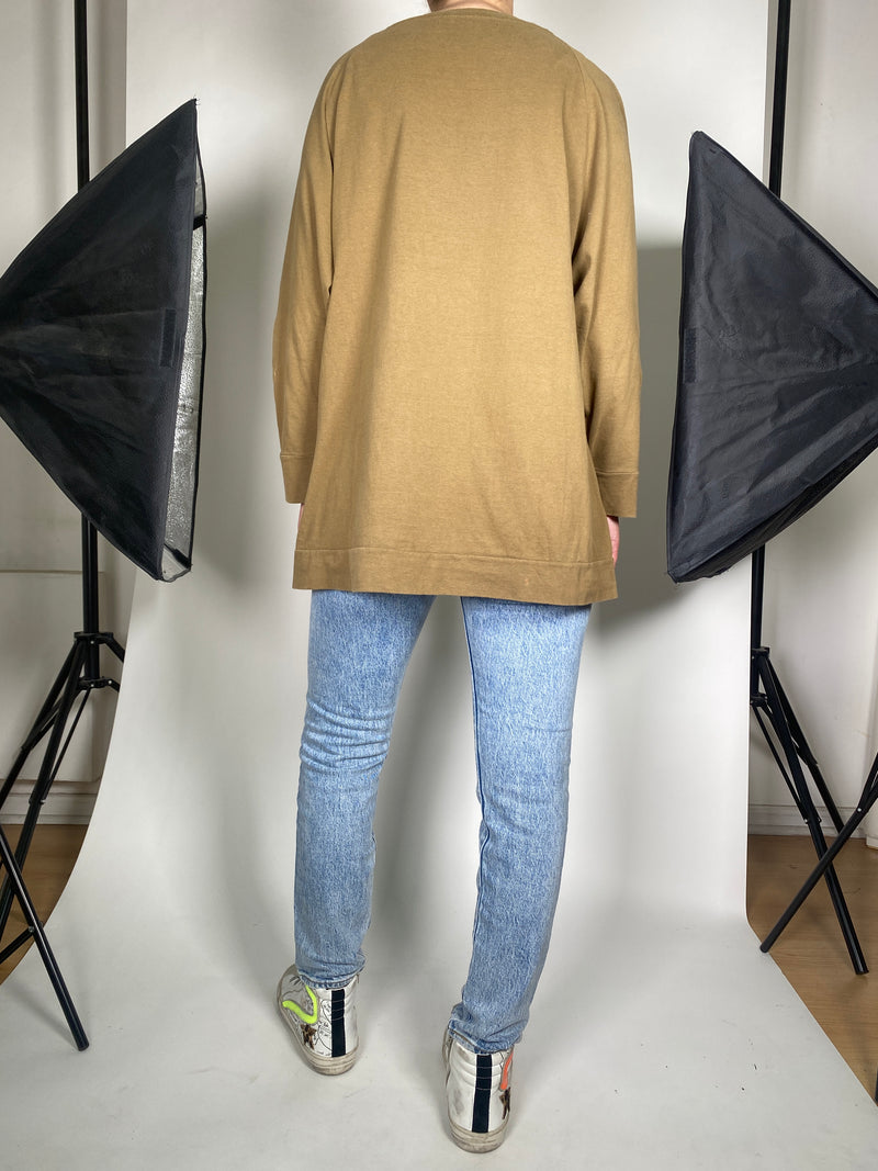 Polera Bordado En Mangas