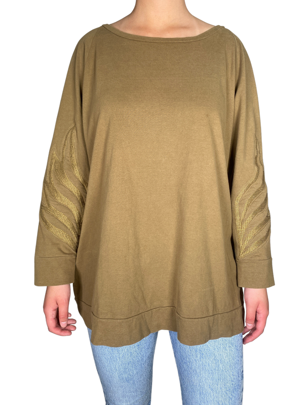 Polera Bordado En Mangas