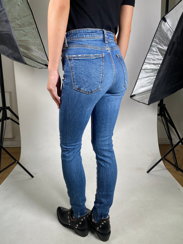Jeans Skinny Ruedos Desflecados