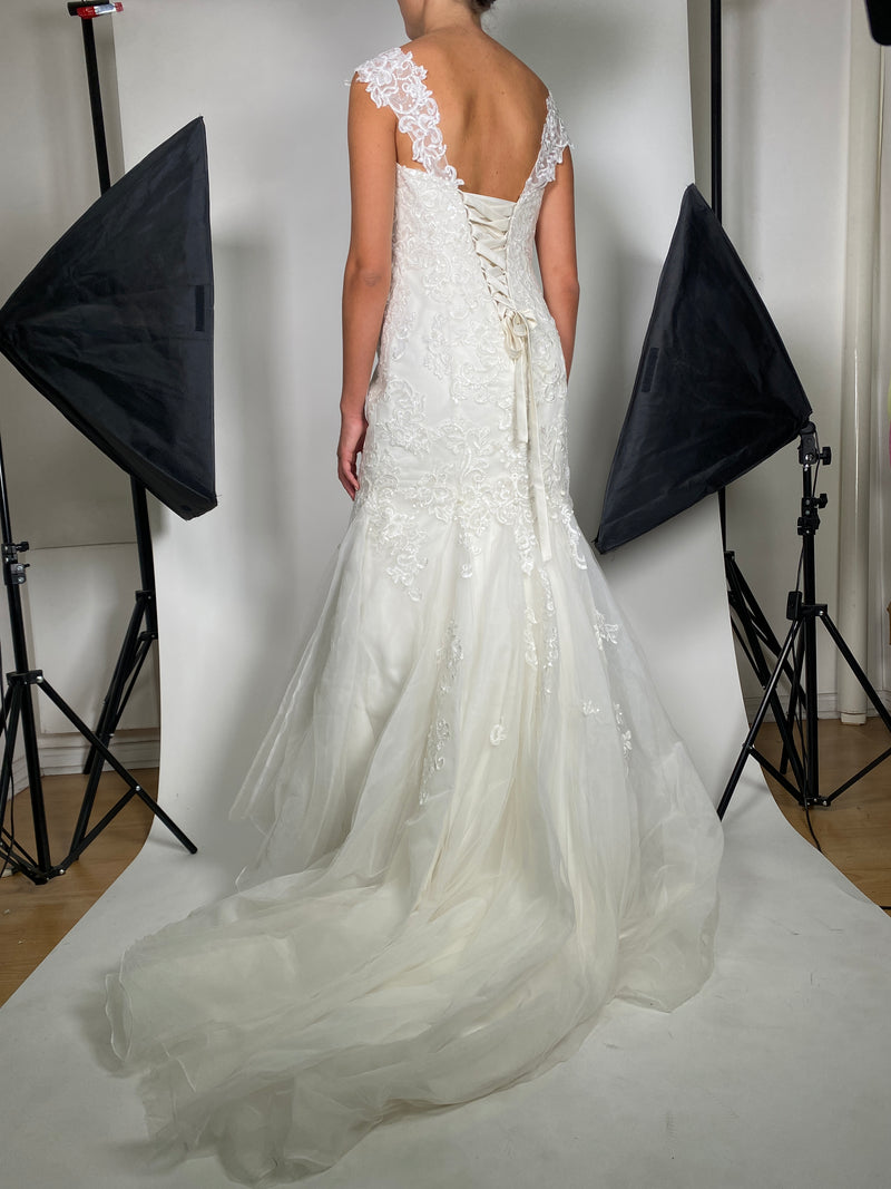 Vestido Bordado con Lentejuelas y velo.