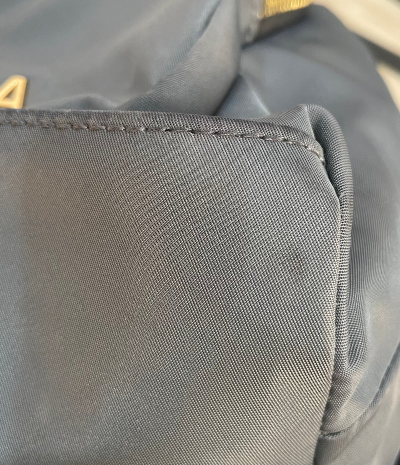 Cartera Gris