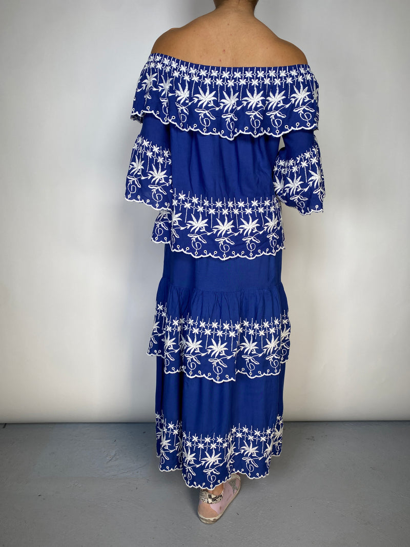 Set Blusa Y Falda Bordado