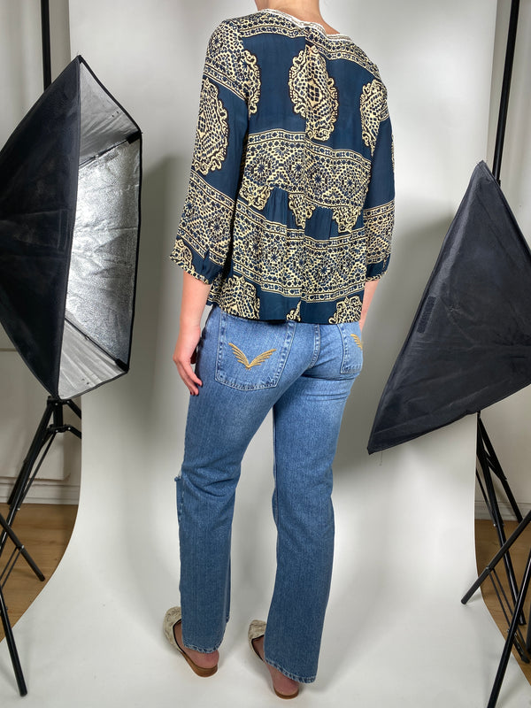 Blusa Estampada Tachas