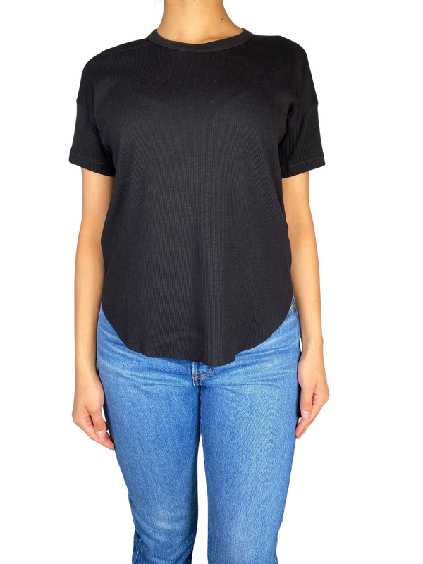 Polera Negra Manga Corta