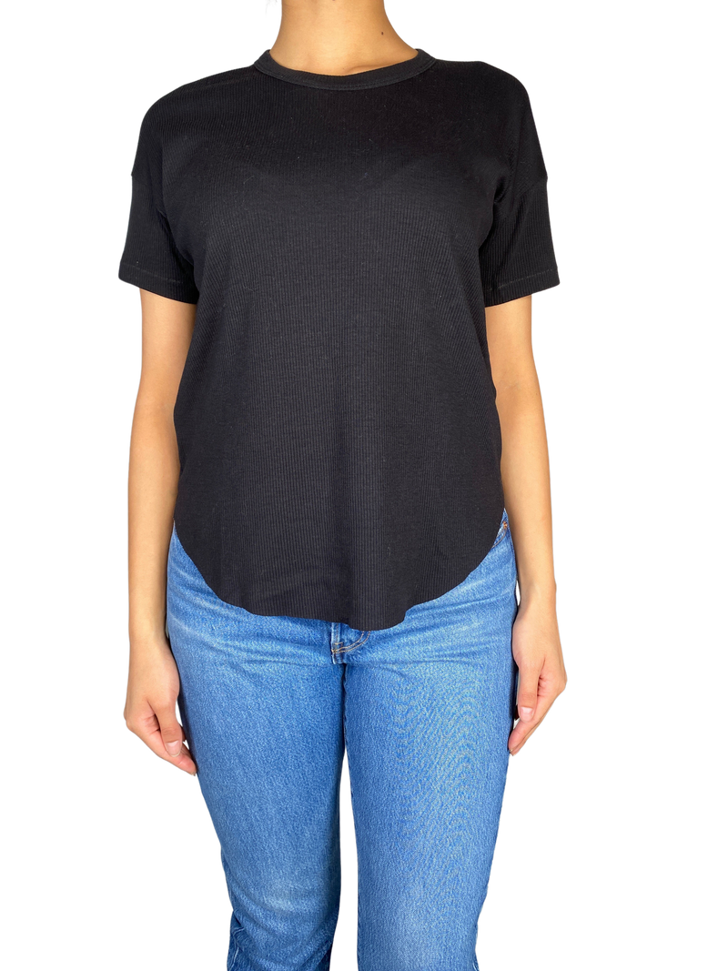 Polera Negra Manga Corta