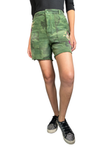 Short Camuflaje Bordado Flores