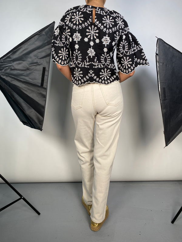 Polera Flores Bordada