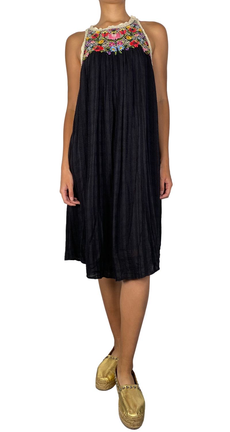 Vestido Midi Negro Bordado
