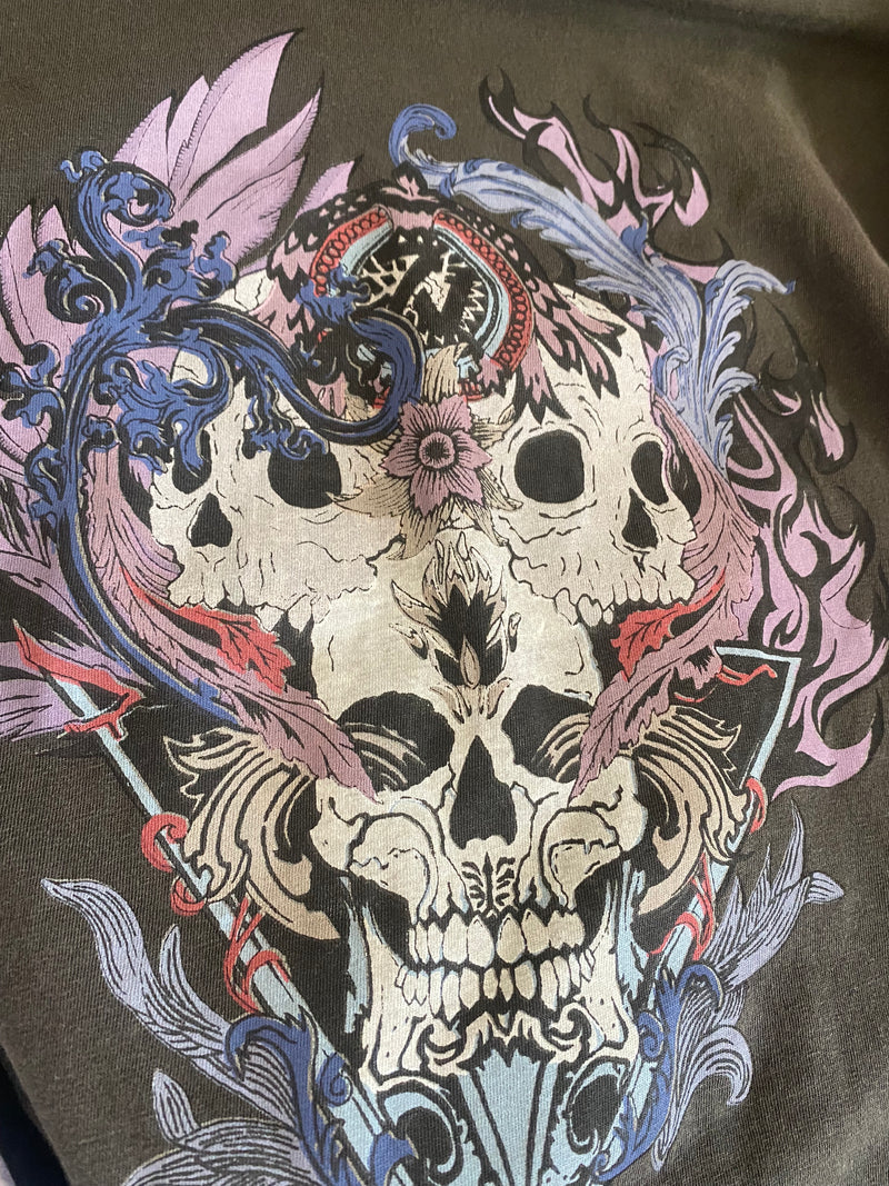 Polera Gris Calaveras