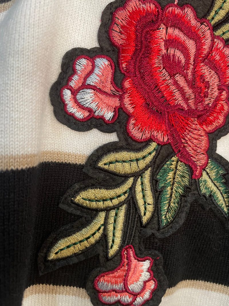 Sweater Flor Bordada