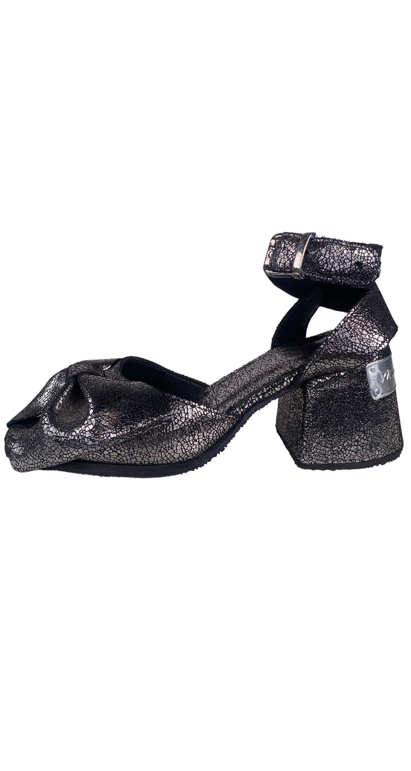 Sandalias Plateadas con Lazo
