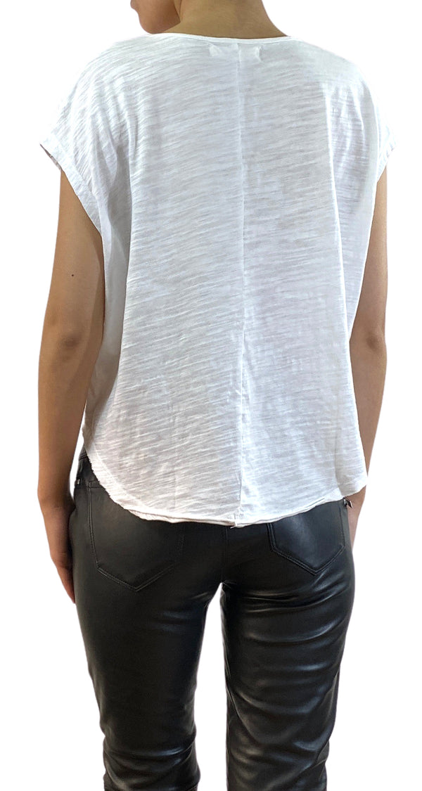 Polera Blanca Tachas