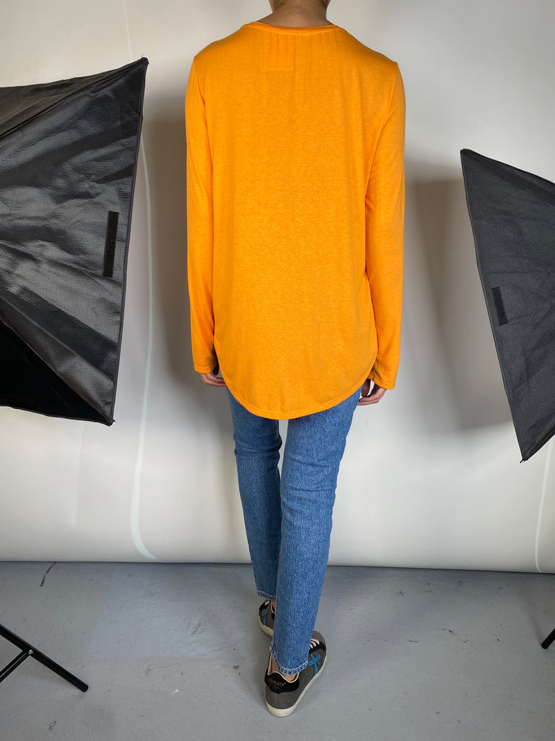 Polera Naranja Tachas