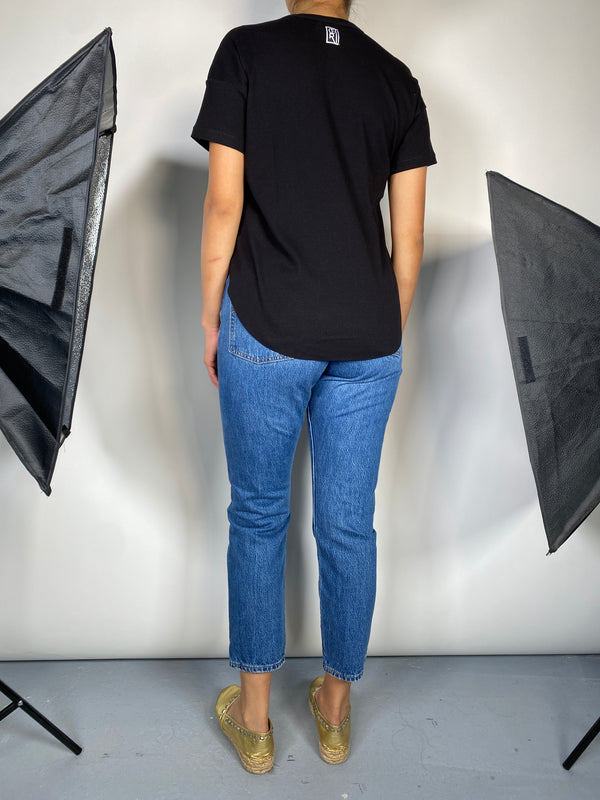 Polera Negra Manga Corta