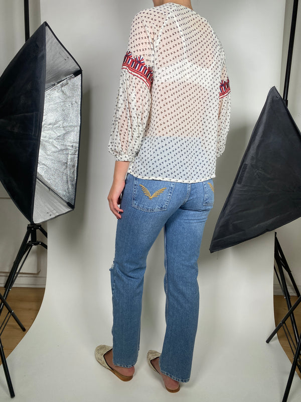 Blusa Traslucida Bordada