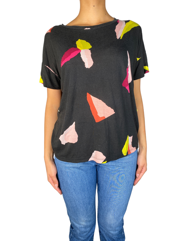 Polera Negra Estampada