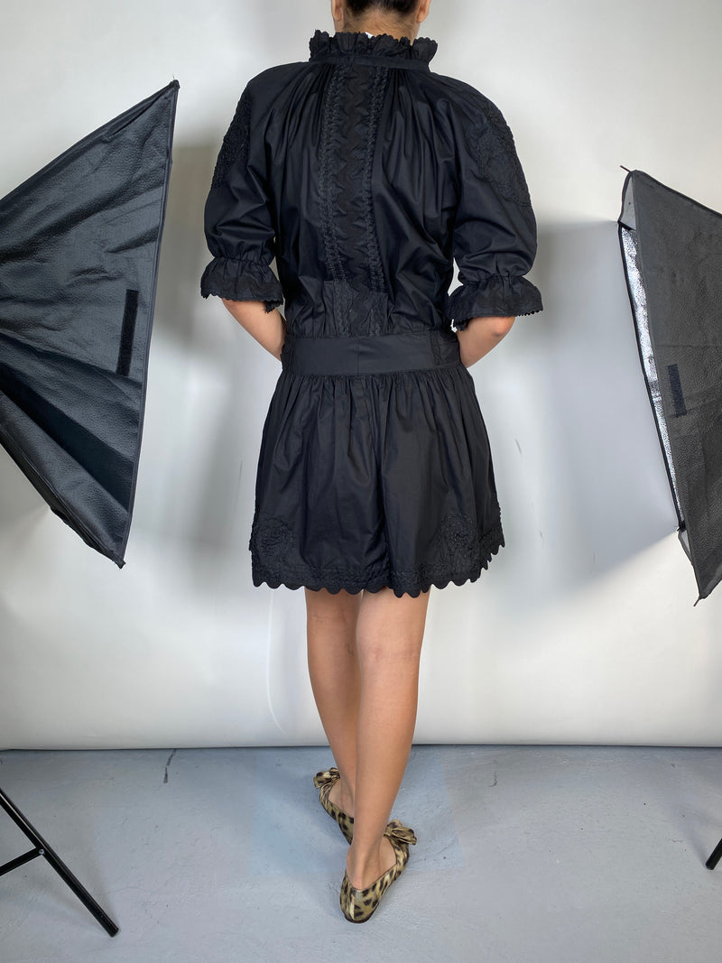 Vestido Negro Bordado