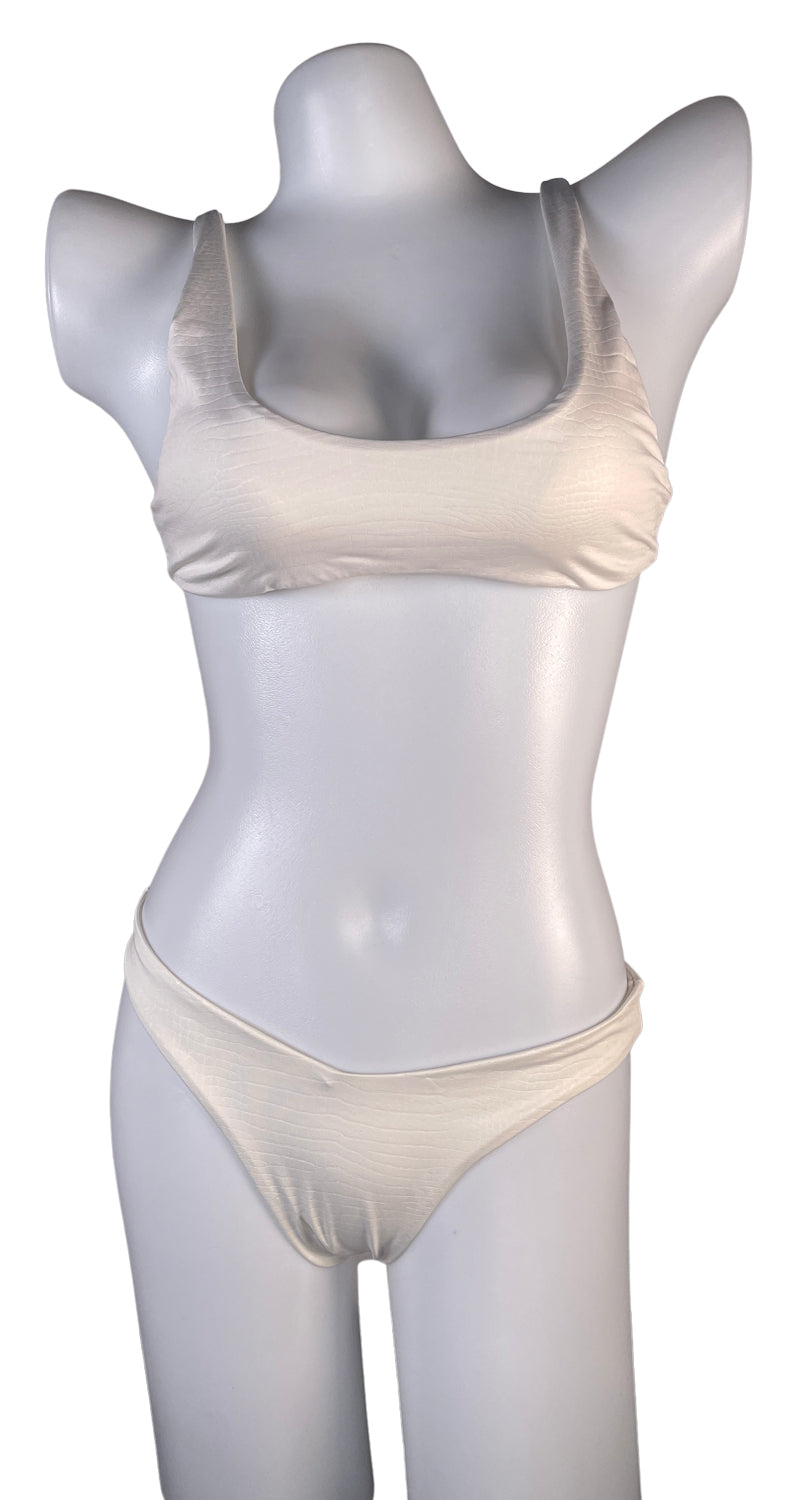 Scoop Crop Cobra Top