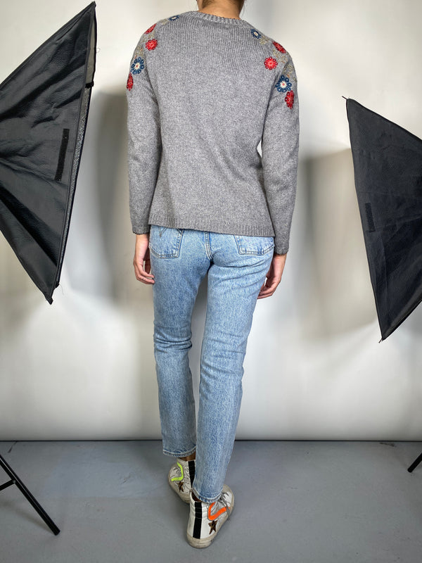 Sweater Gris Bordado Flores