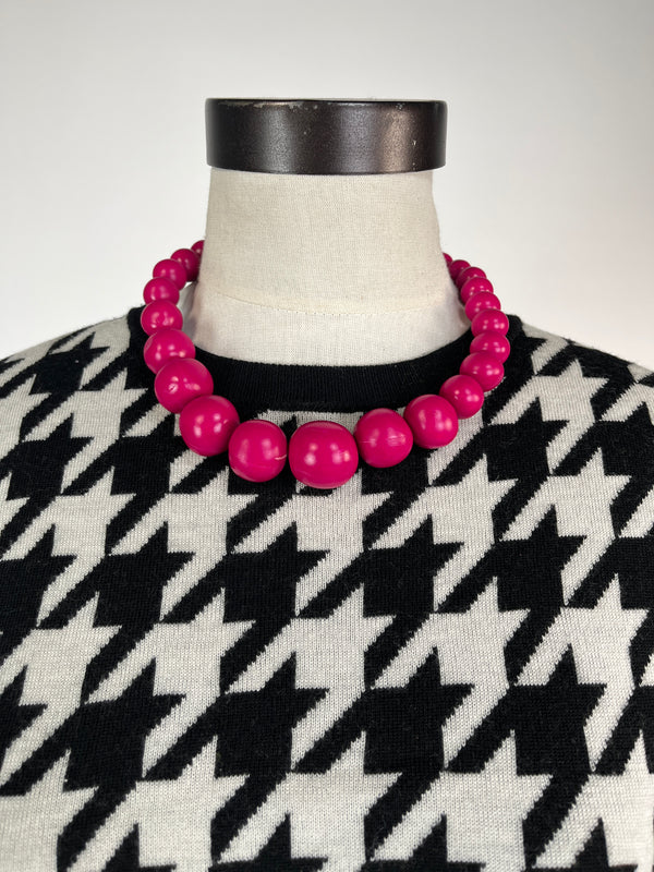 Collar Esferas Fucsia