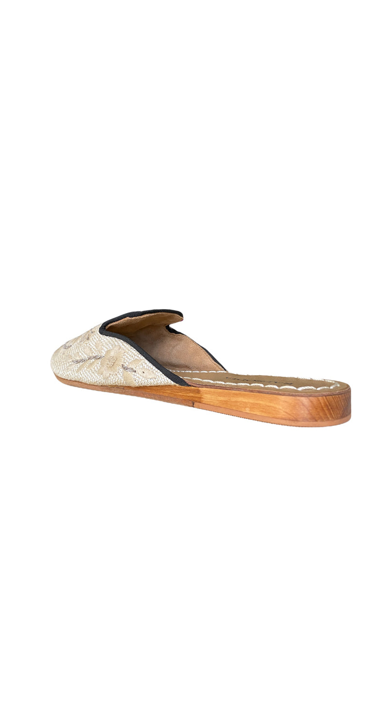 Mules Beige Bordados