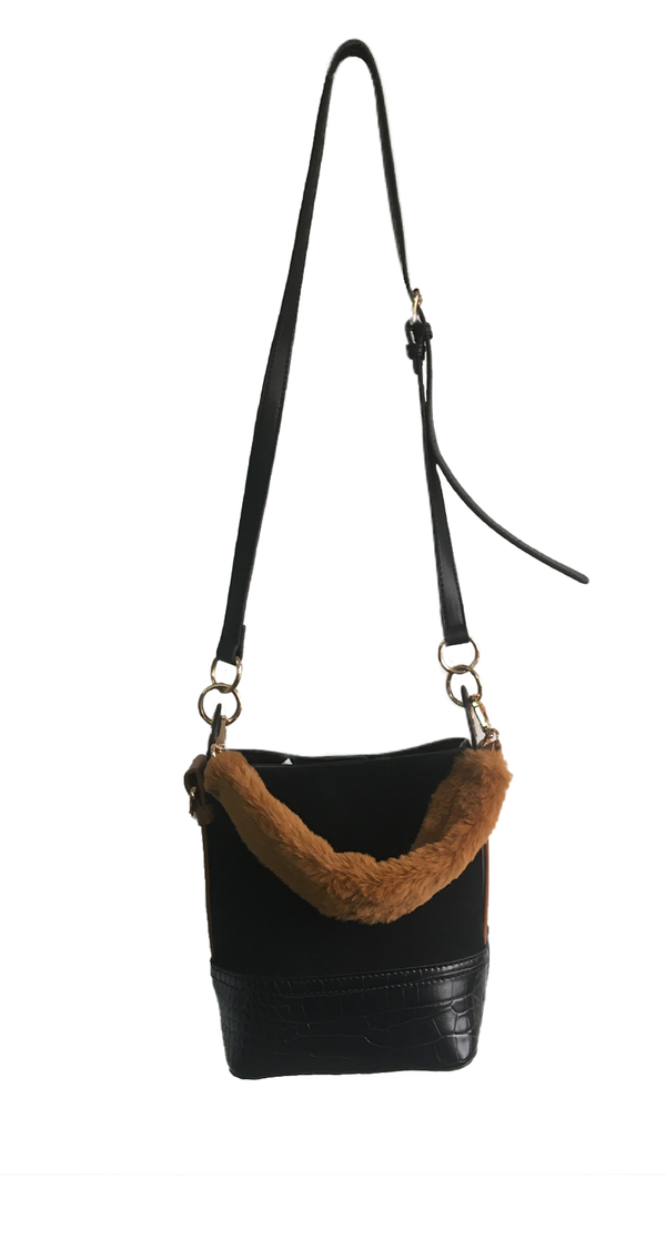 Cartera Black Suede