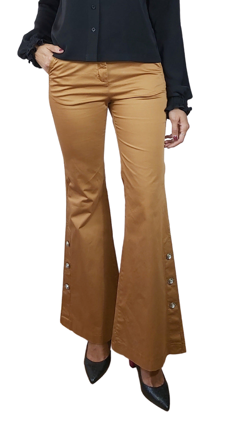 Pantalón Flare con Bisutería