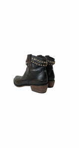 Botines Tachas