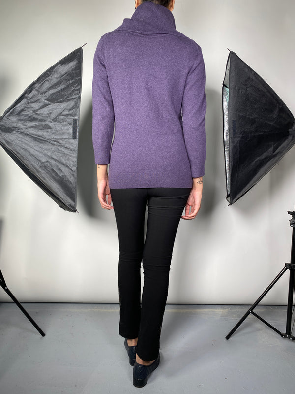 Sweater Morado Cuello Alto